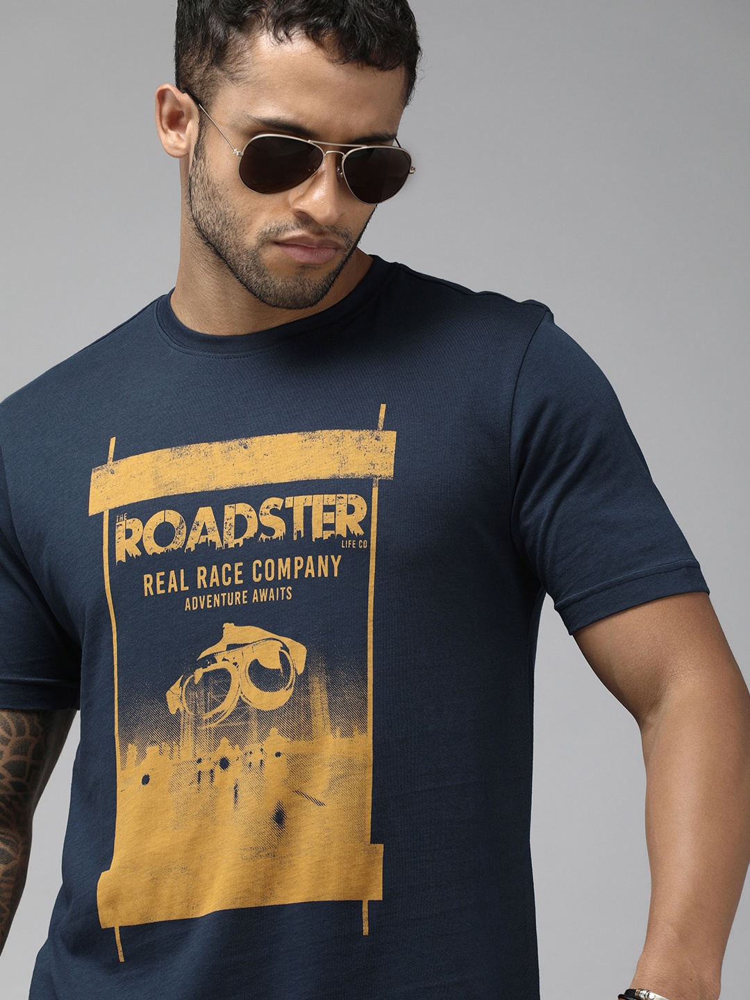 

Roadster Men Navy Blue & Mustard Yellow Printed Pure Cotton T-shirt