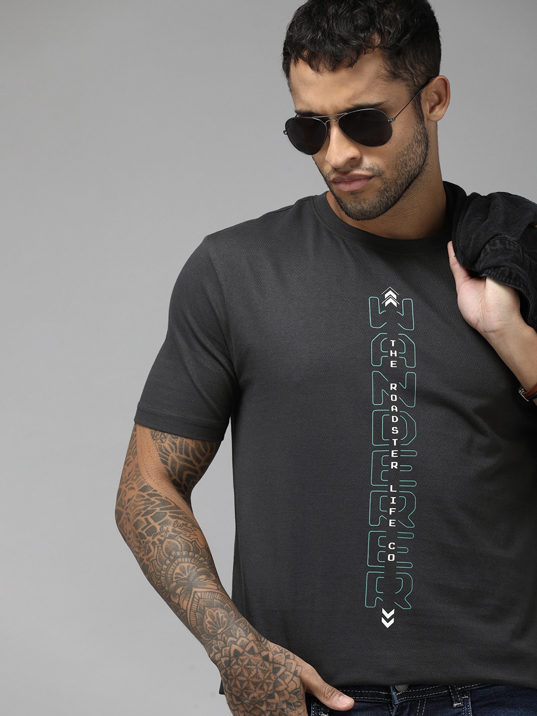 

Roadster Men Charcoal Grey Typography Printed Pure Cotton T-shirt