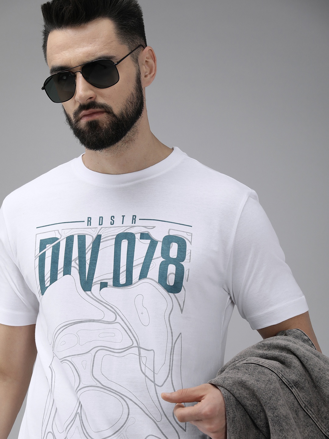 

Roadster Men White & Teal Typography Printed Pure Cotton T-shirt