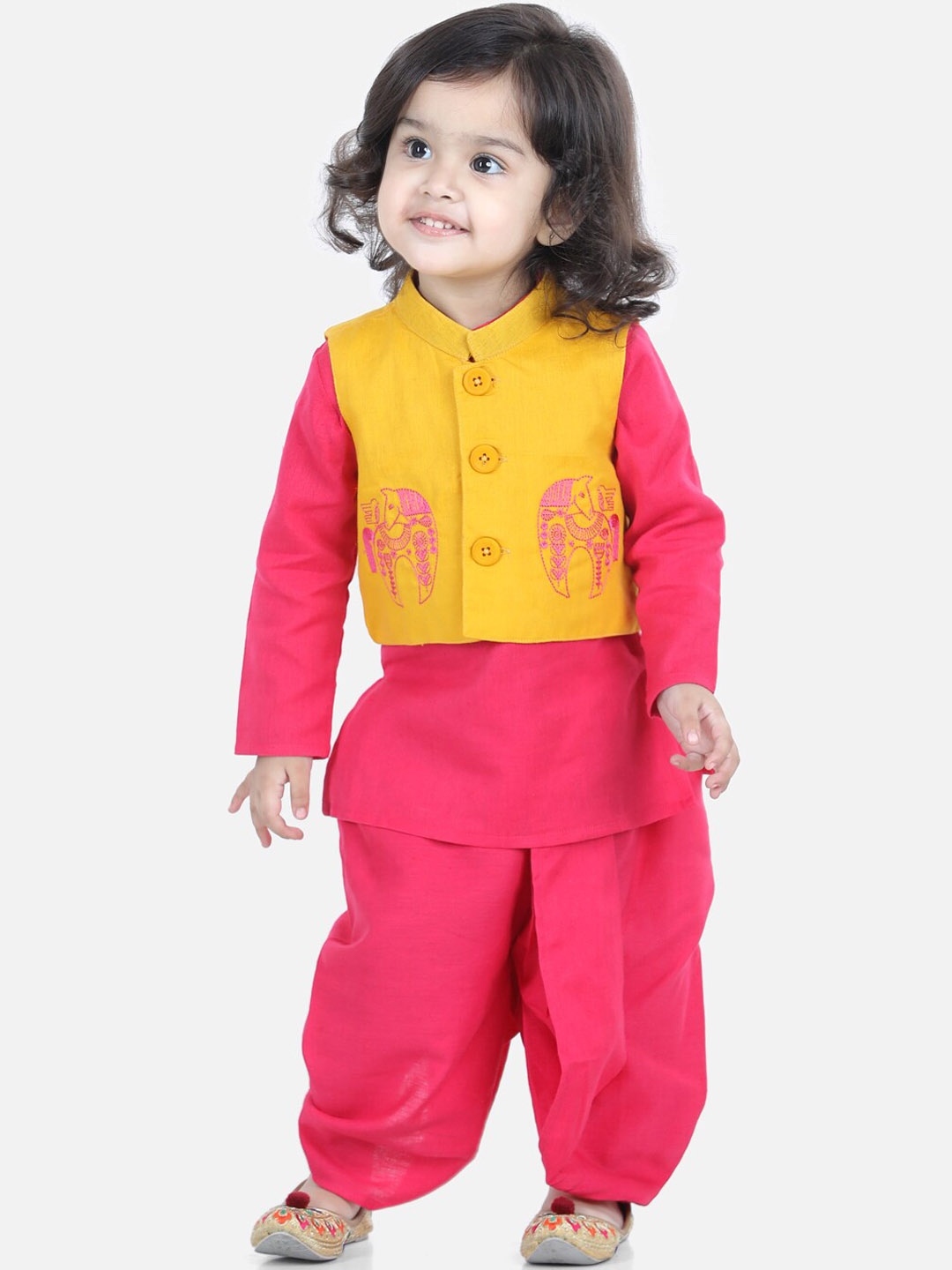 

BownBee Boys Yellow Pure Cotton Kurta with Dhoti Pants & Embroidered jacket