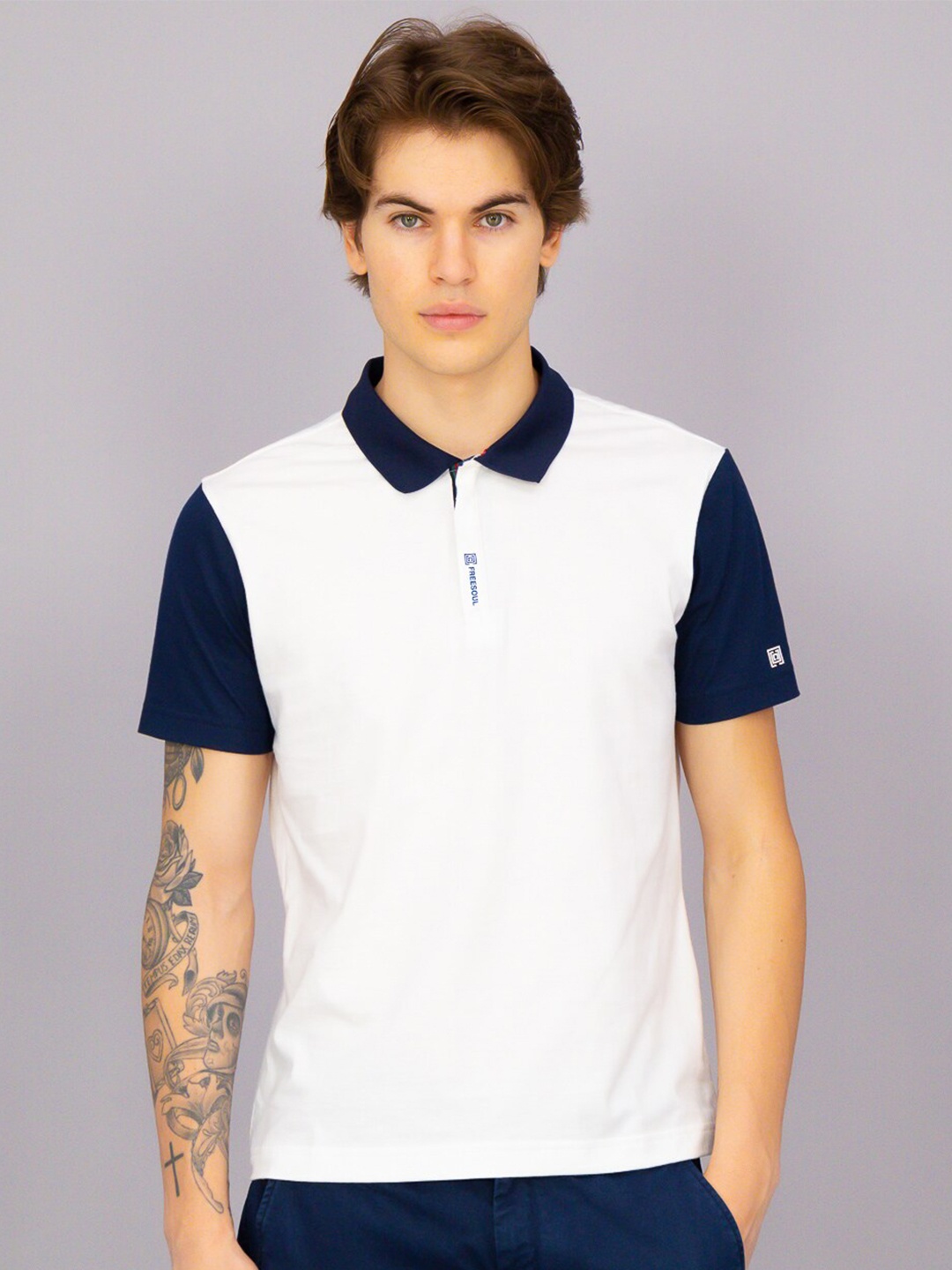 

FREESOUL Men White & Blue Polo Collar T-shirt