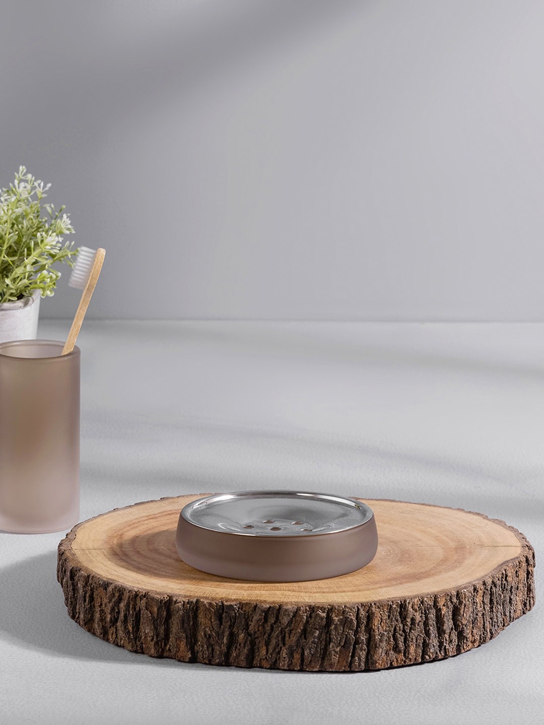 

Pure Home and Living Grey Solid Glass Soap Dish
