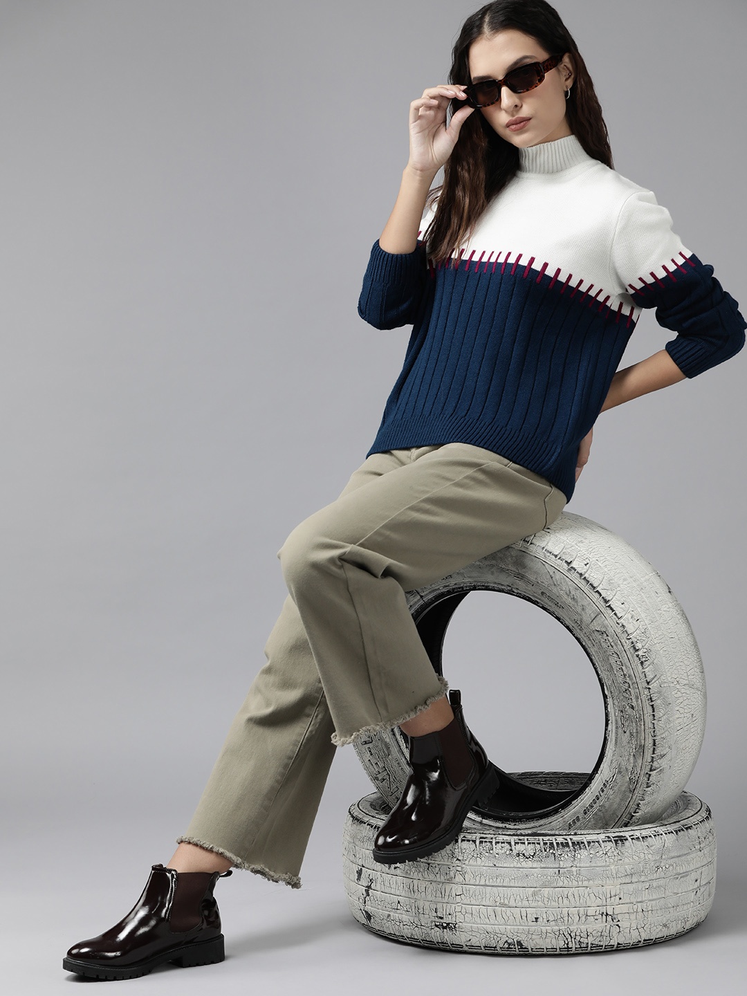Roadster Women White & Navy Blue Colourblocked Acrylic Pullover
