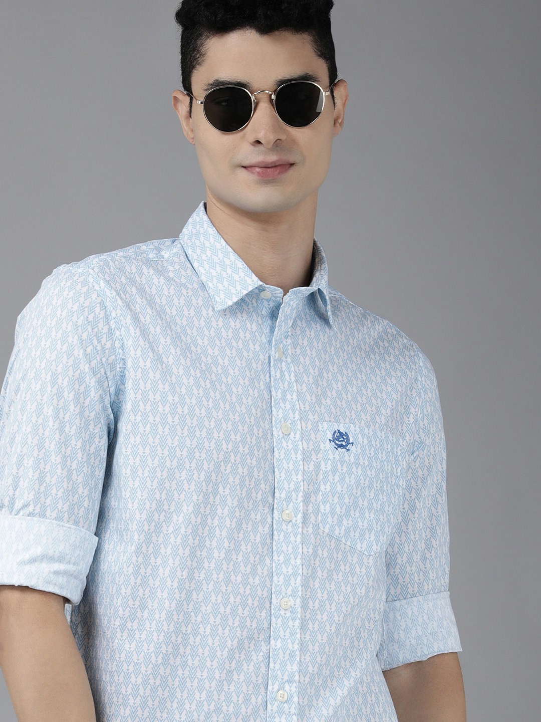 

U S Polo Assn Men White & Blue Tailored Fit Printed Pure Cotton Casual Shirt