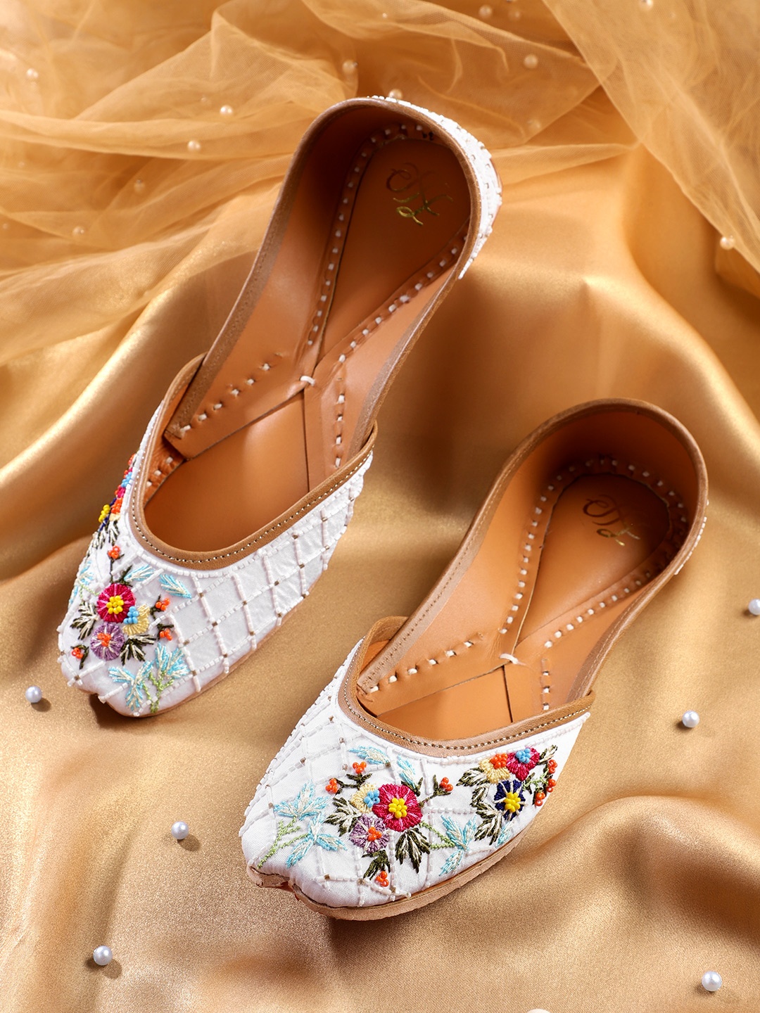 

House of Pataudi Women Woven Design Ethnic Mojaris, White