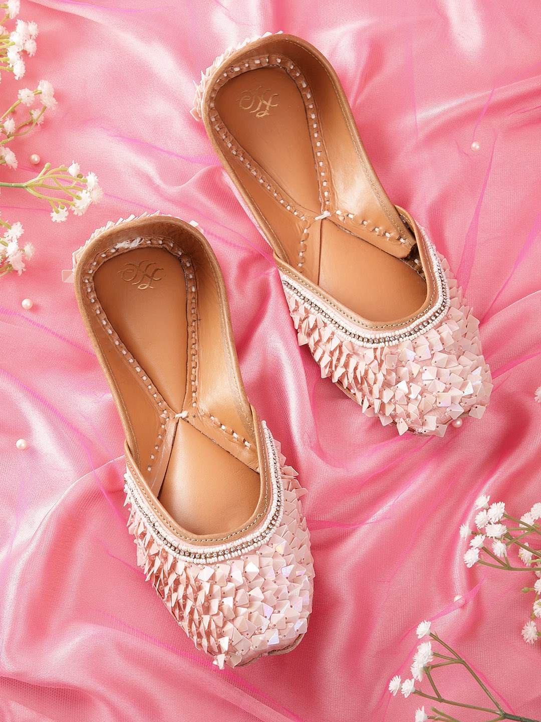 

House of Pataudi Women Embellished Ethnic Mojaris, Pink