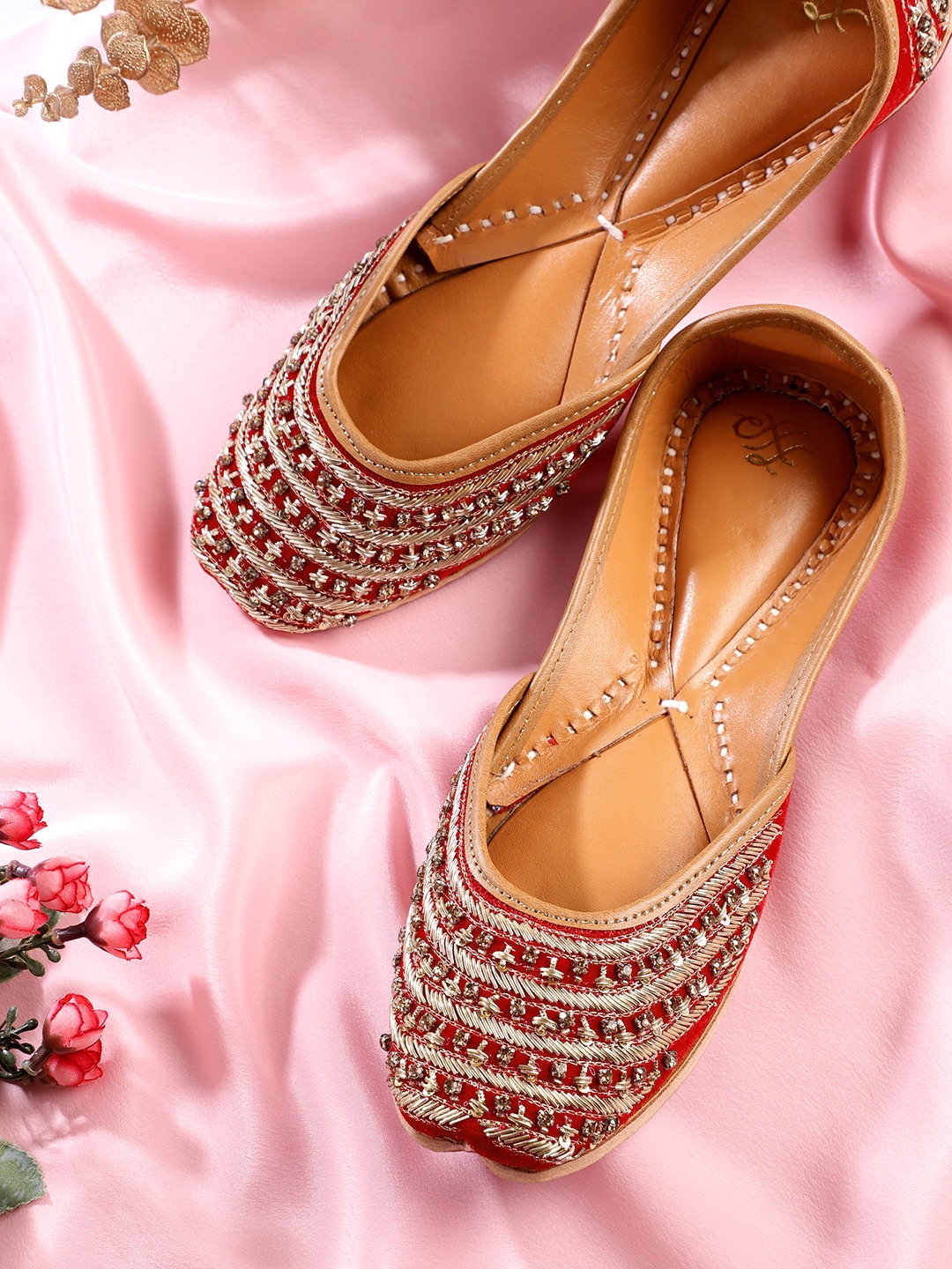 

House of Pataudi Women Red & Golden Ethnic Embellished Mojaris