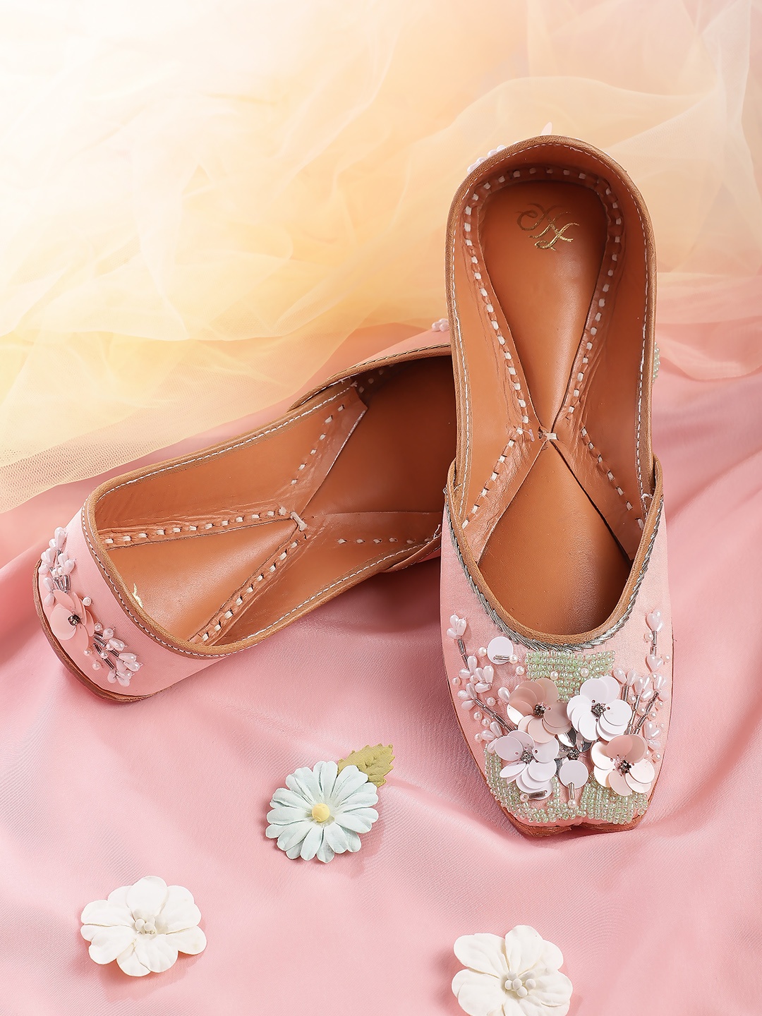 

House of Pataudi Women Pink & White Floral Embellished Ethnic Mojaris