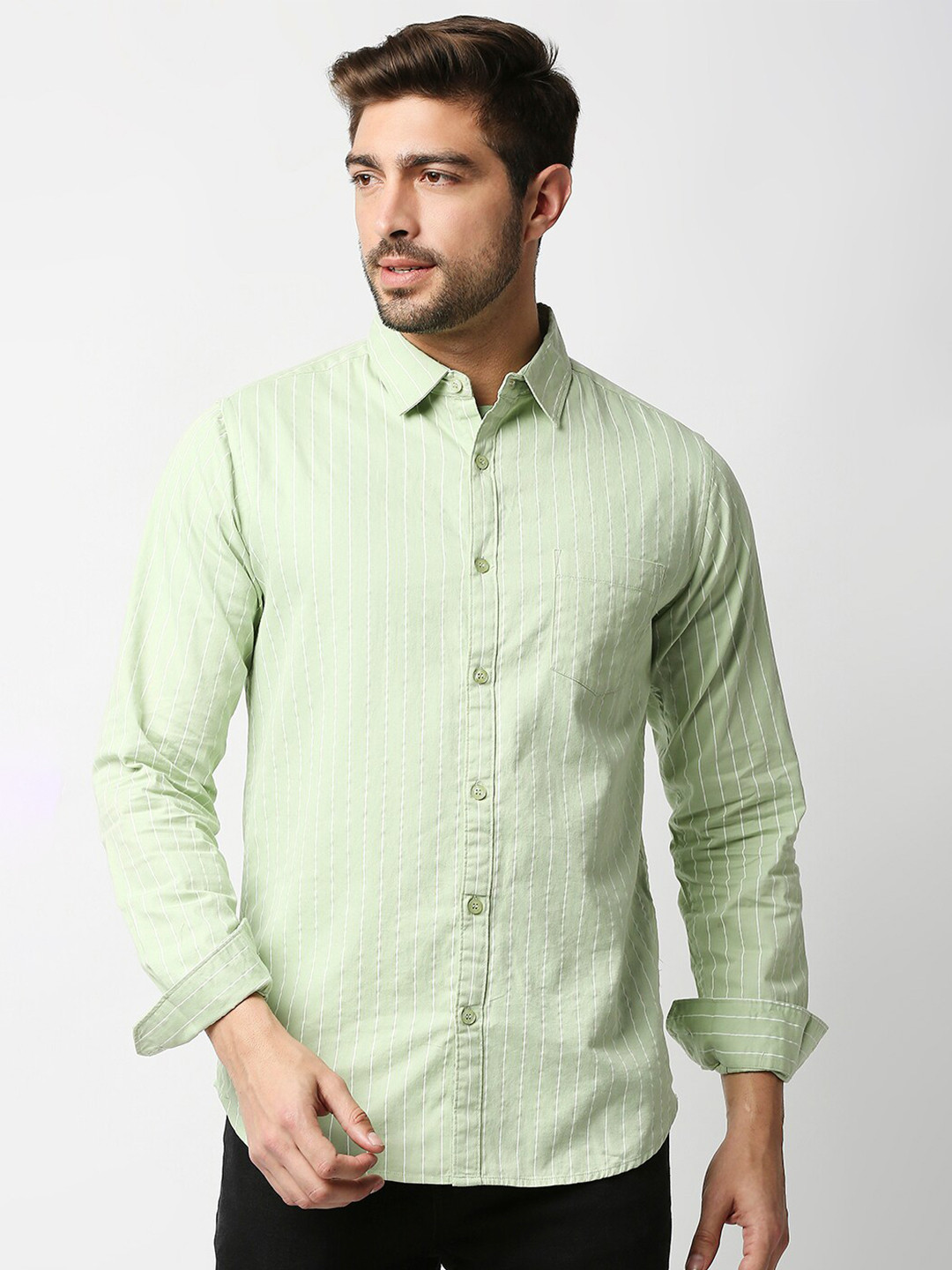 

VALEN CLUB Men Green Slim Fit Striped Cotton Casual Shirt