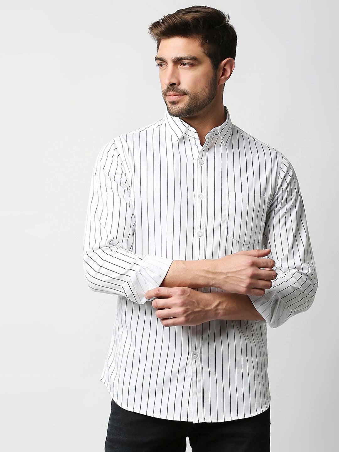 

VALEN CLUB Men White Slim Fit Striped Casual Pure Cotton Shirt