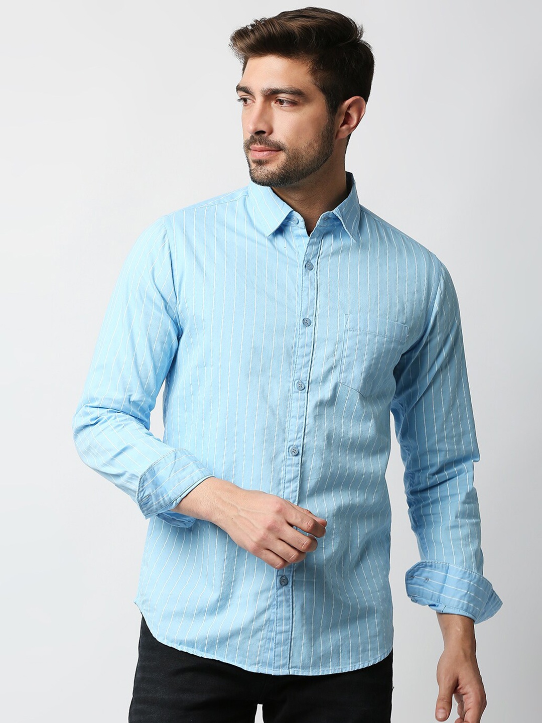 

VALEN CLUB Men Blue Slim Fit Striped Casual Shirt