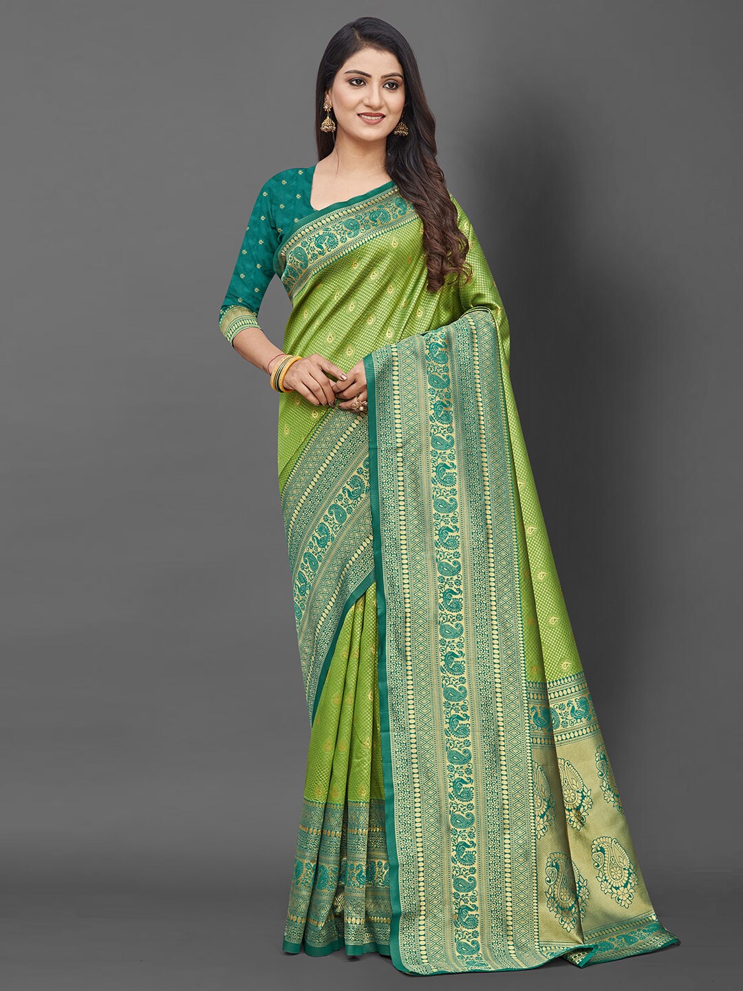 

Mitera Green & Gold-Toned Ethnic Motifs Zari Silk Blend Banarasi Saree