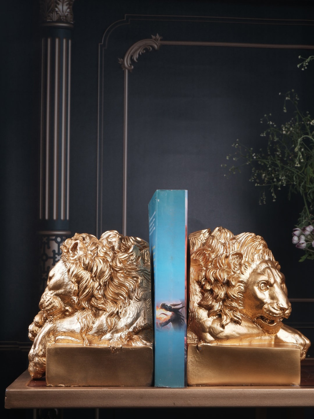 

THE WHITE INK DECOR Gold-Toned & Blue Lion shape book holder Showpieces