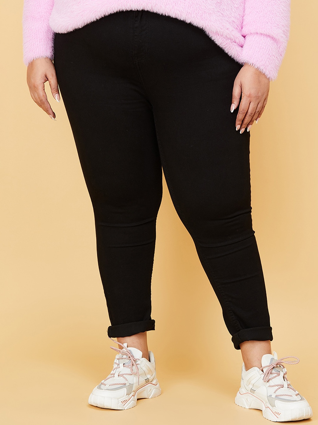 

max Plus Size Women Black Slim Fit Jeans