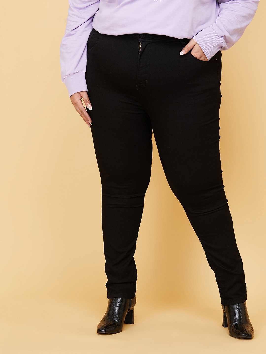 

max Women Plus Size Black Clean Look Jeans