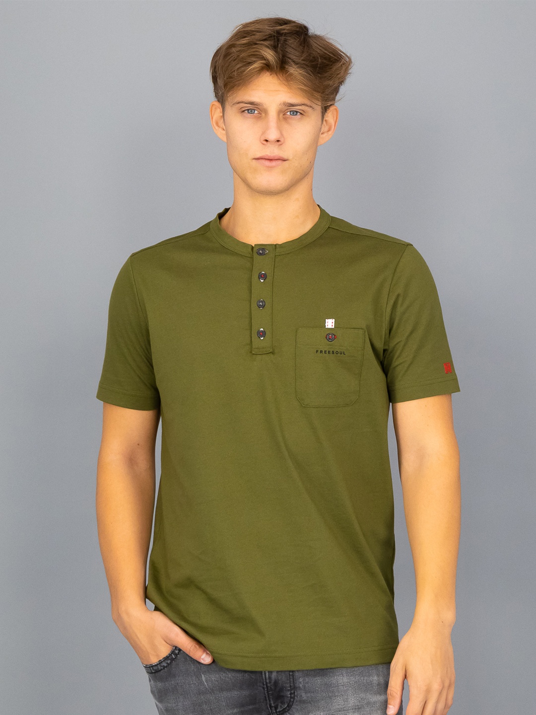 

FREESOUL Men Olive Green Henley Neck T-shirt