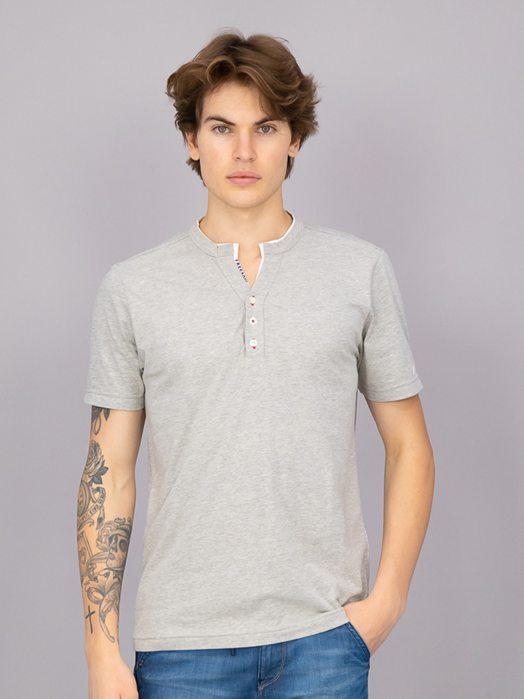 

FREESOUL Men Grey Henley Neck T-shirt