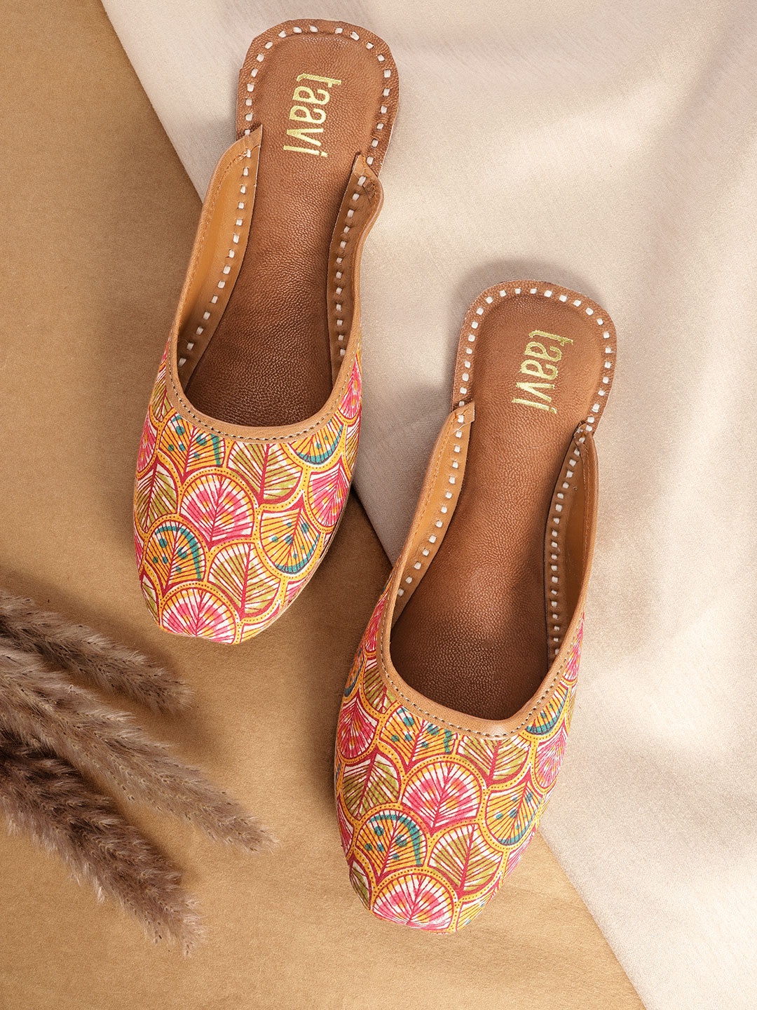

Taavi Women Printed Mules, Multi