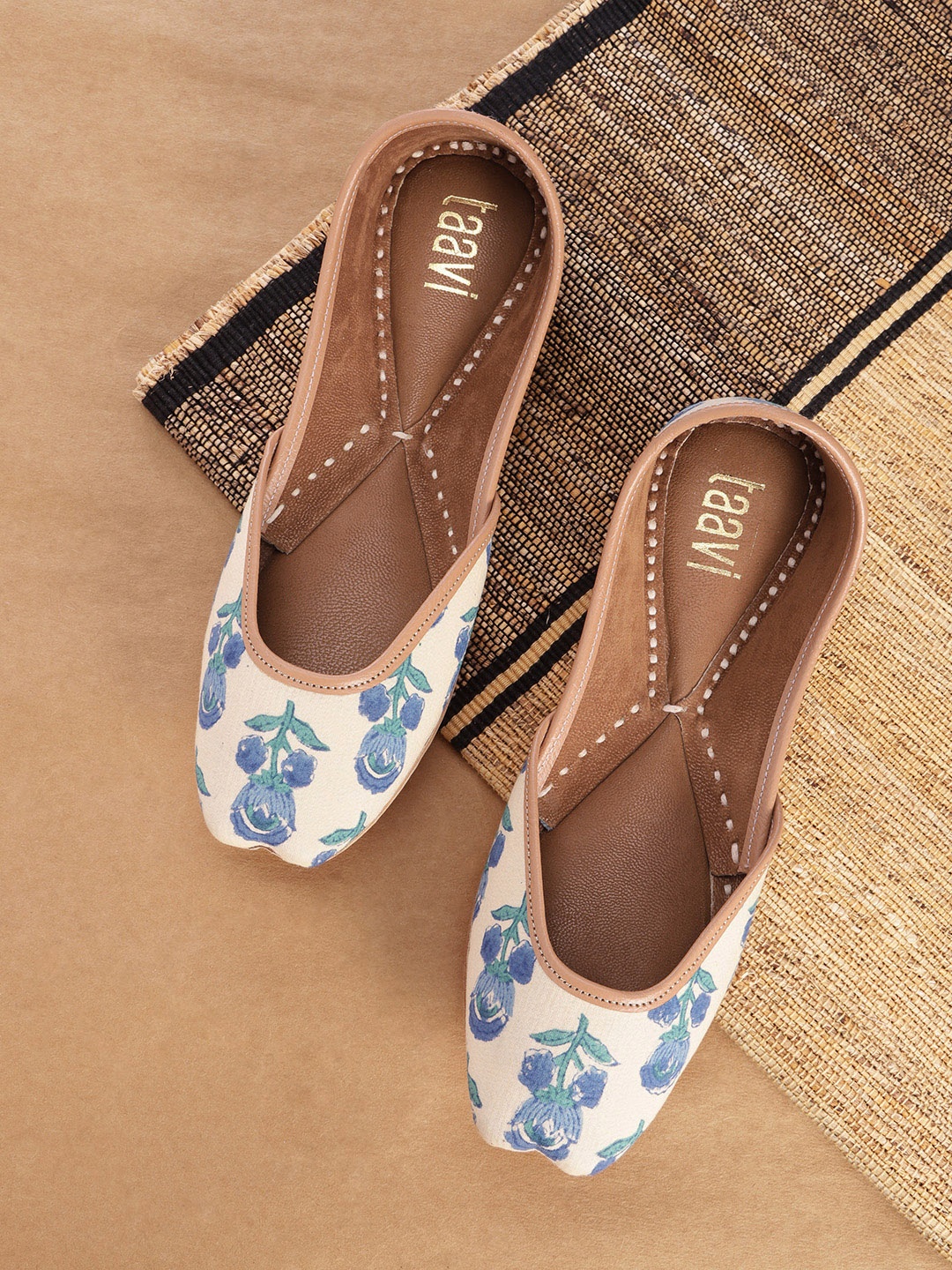 

Taavi Women Floral Printed Mojaris, Off white