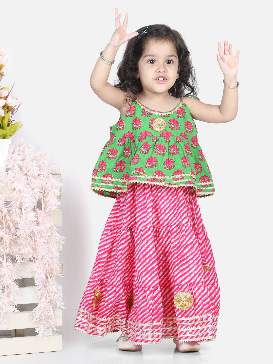 

BownBee Girls Green & Pink Ready to Wear Lehenga Choli