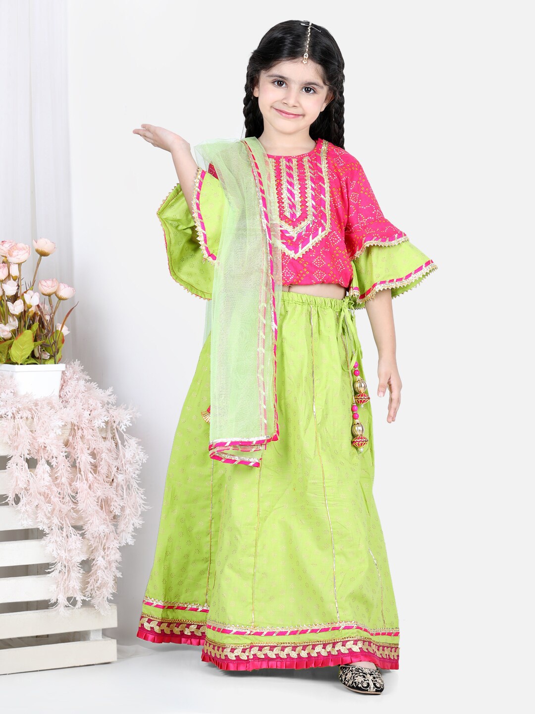 

BownBee Girls Pink & Green Embroidered Ready to Wear Lehenga Choli With Dupatta