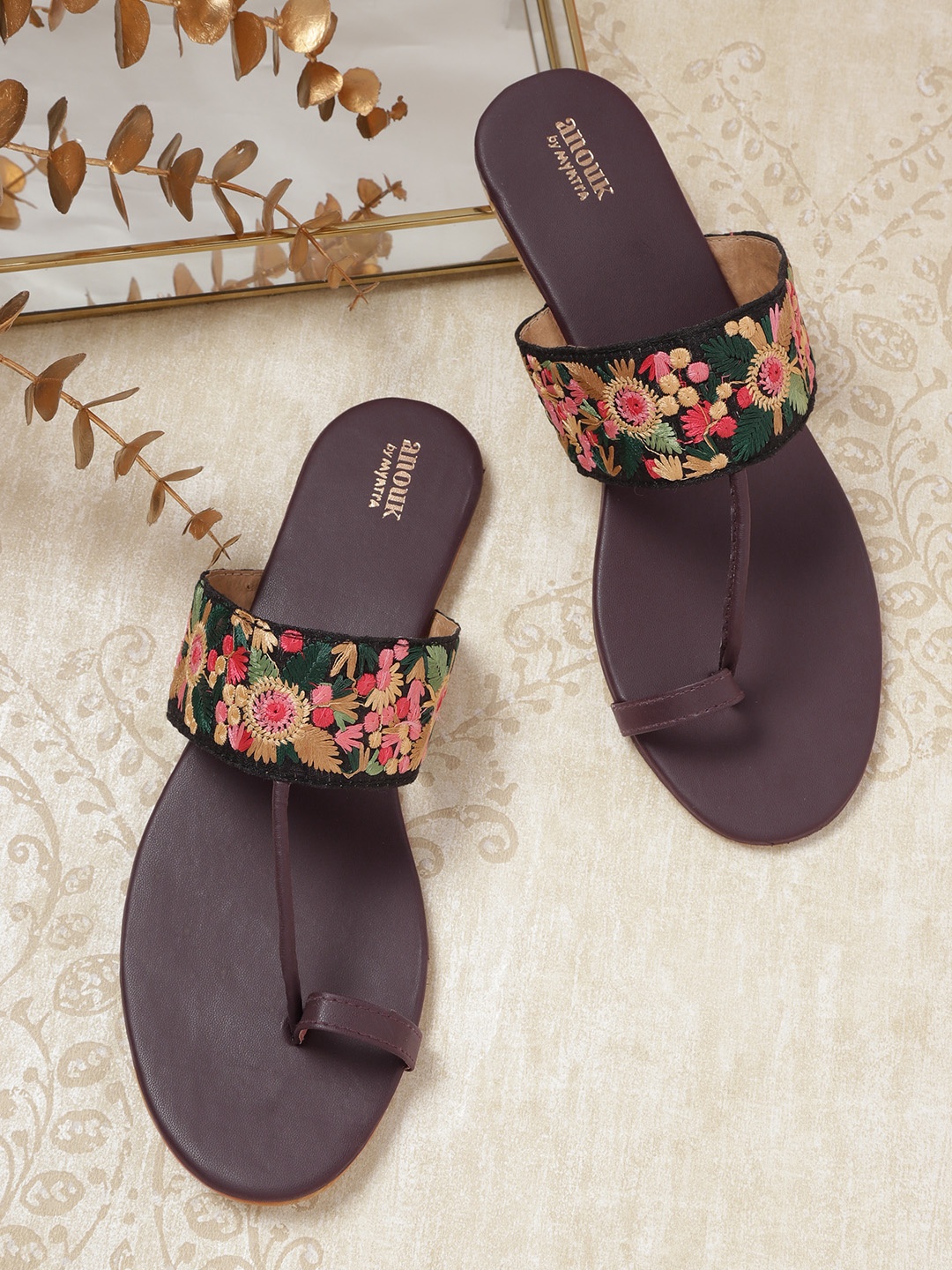

Anouk Women Brown & Beige Floral Embroidered Ethnic One Toe Flats