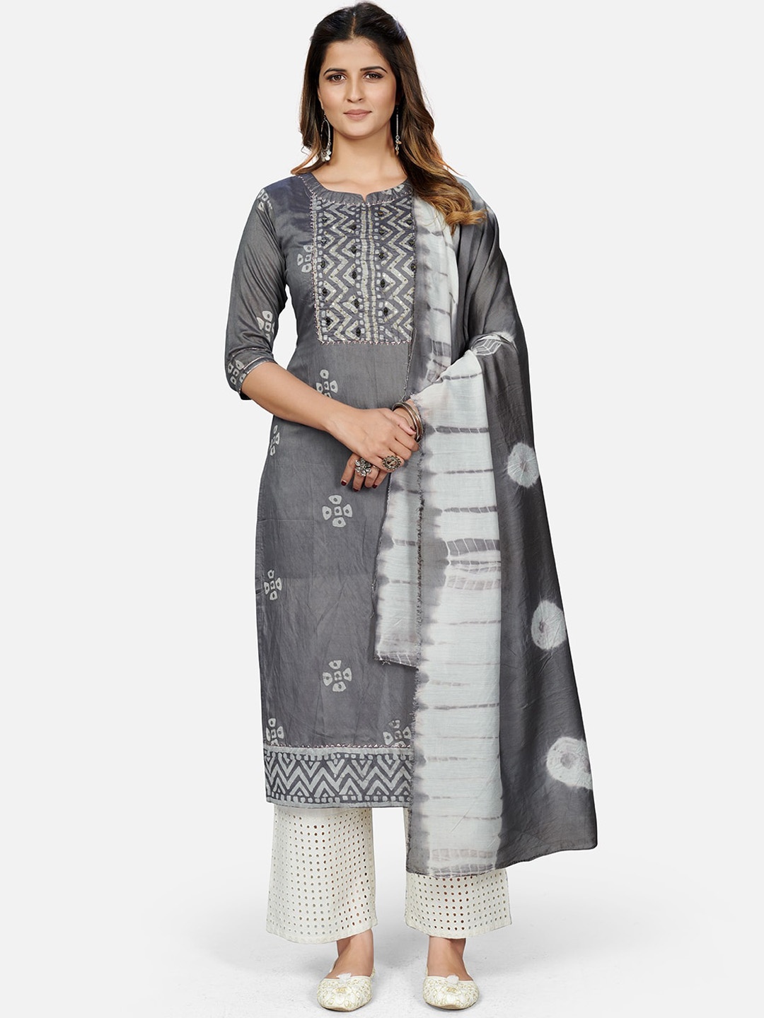 

Vbuyz Women Ethnic Motifs Embroidered Gotta Patti Chanderi Silk Kurta with Dupatta, Grey
