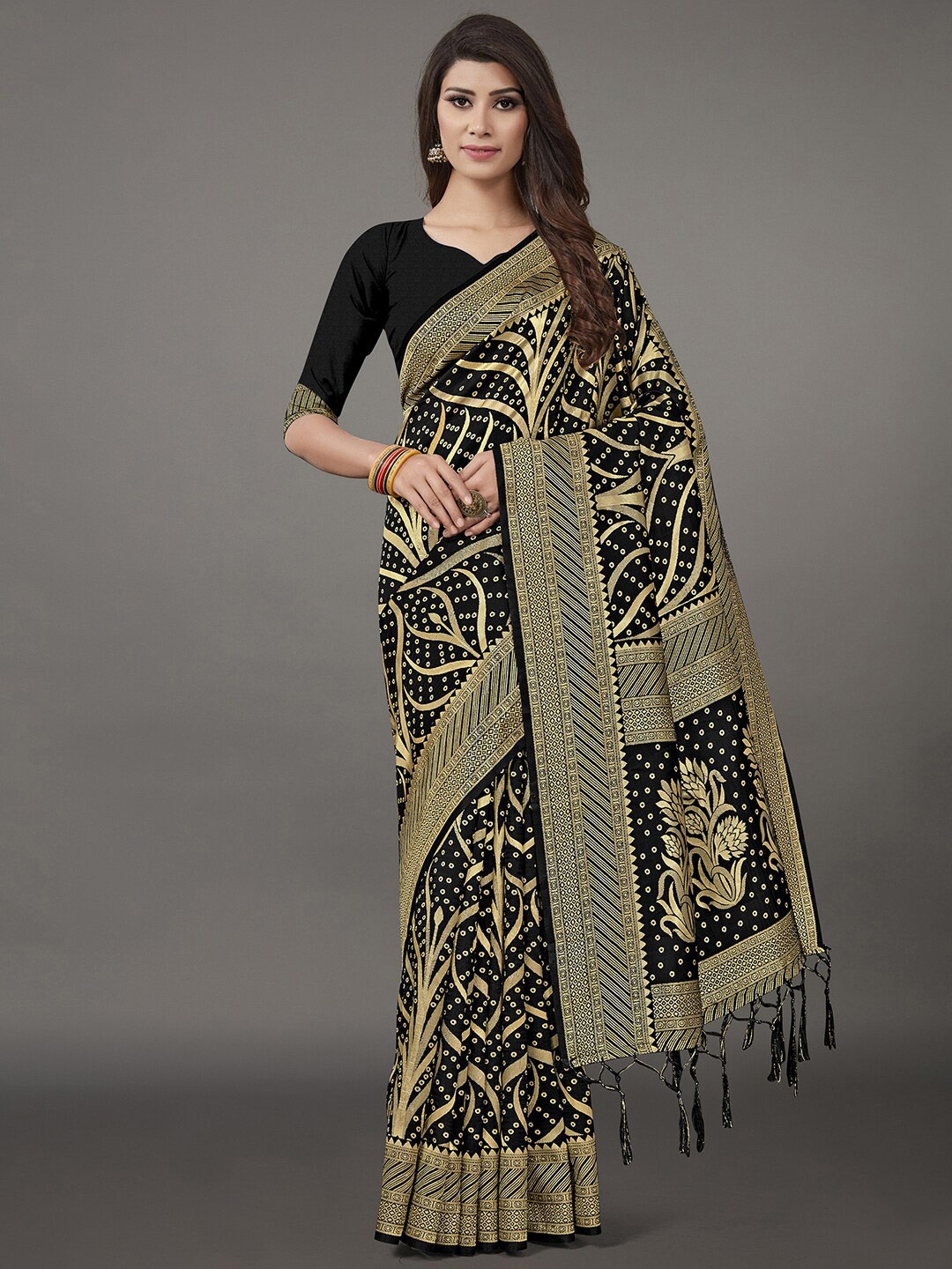 

KALINI Women Black & Gold-Toned Floral Zari Silk Blend Banarasi Saree