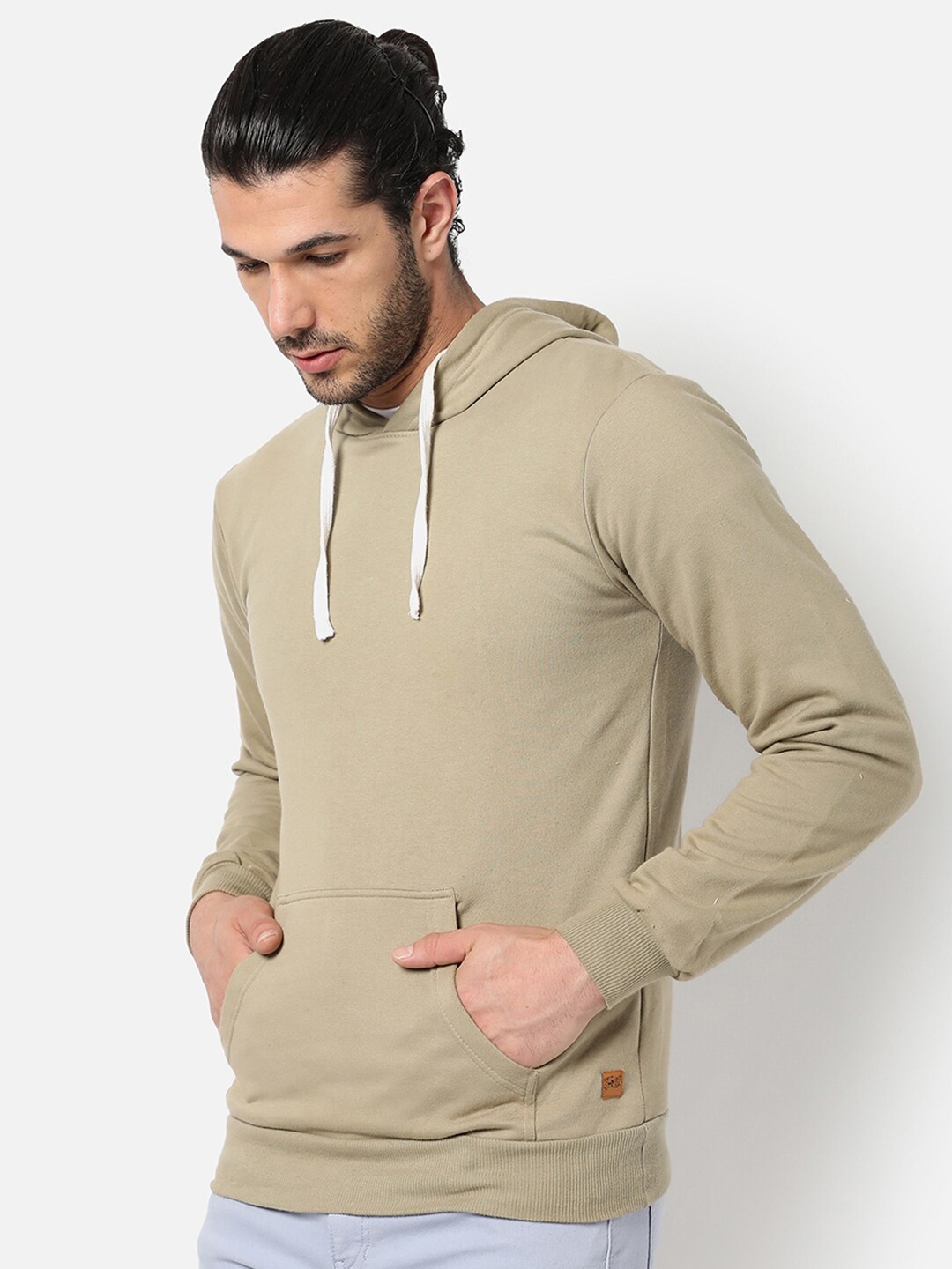 

Campus Sutra Men Olive Green Solid Hooded Sweatshirt
