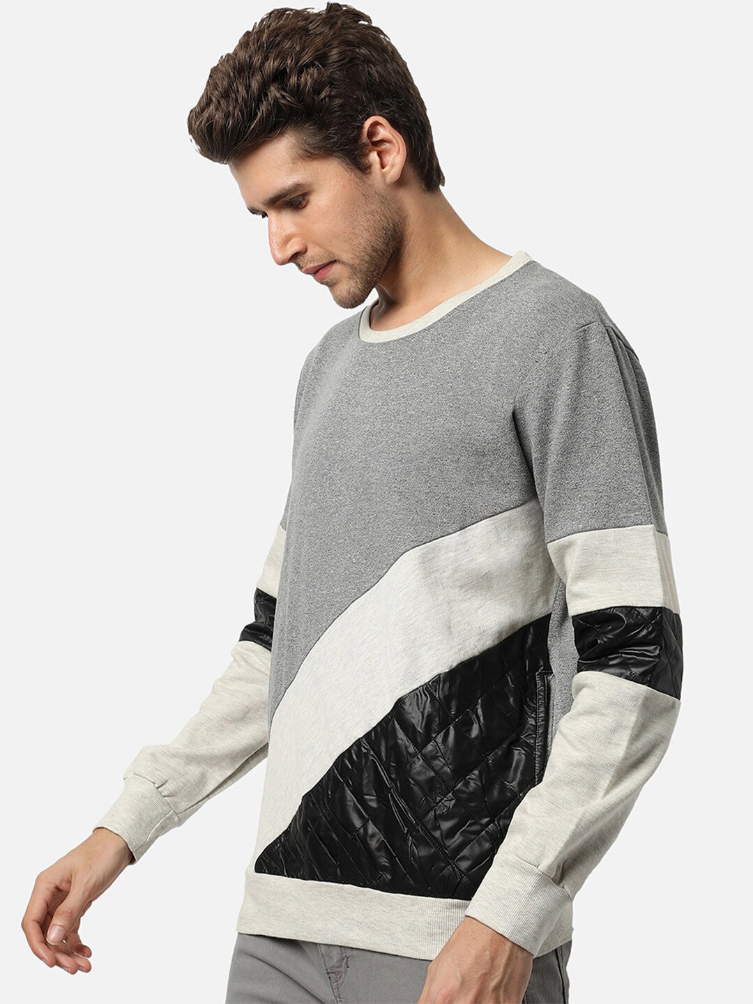 

Campus Sutra Men Grey Hooded Sweatshirt