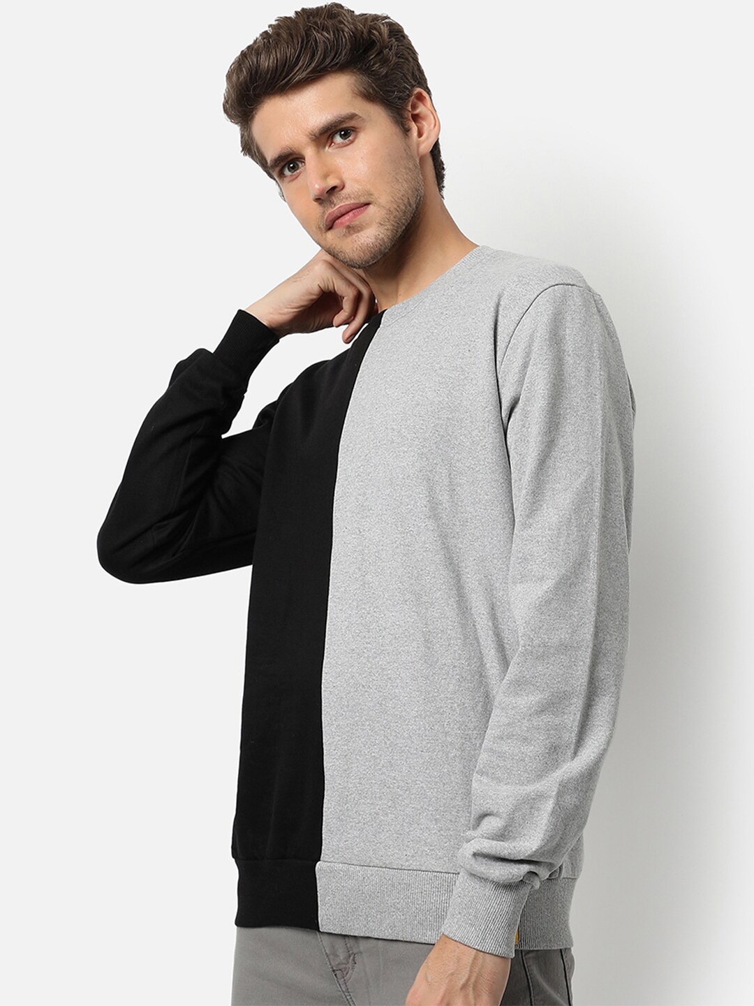 

Campus Sutra Men Black and Grey Colourblocked Sweatshirt