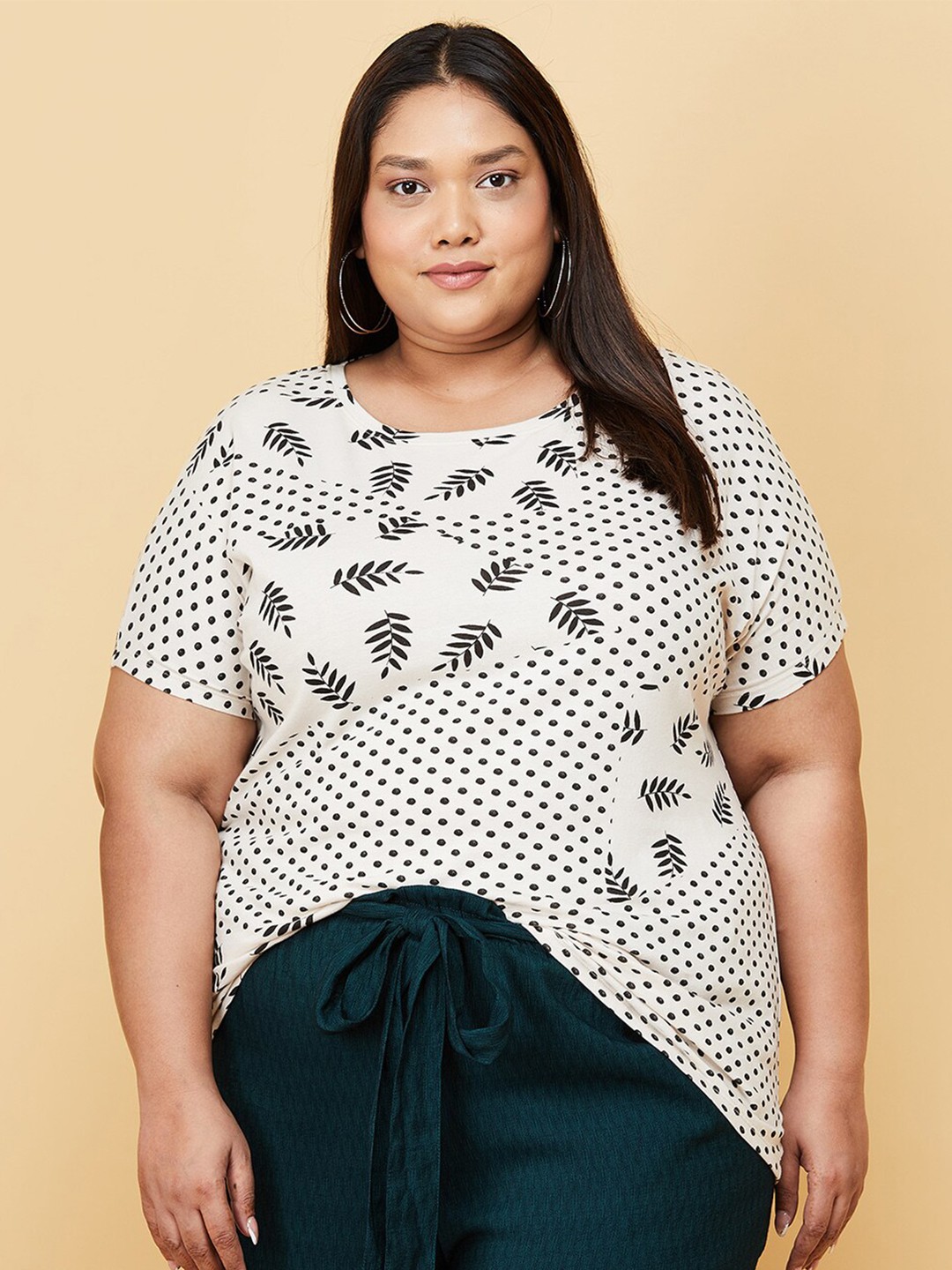 

max Women Plus size Pure cotton Beige & Black Printed T-shirt