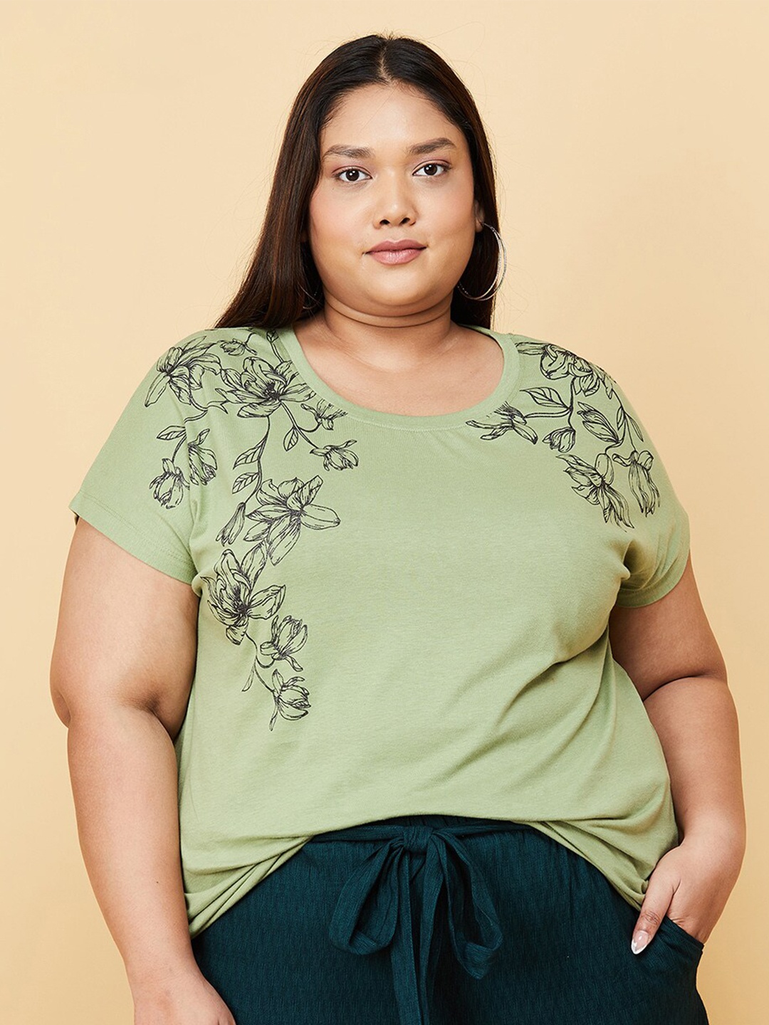 

max Plus Size Women Green Floral Printed Extended Sleeves T-shirt
