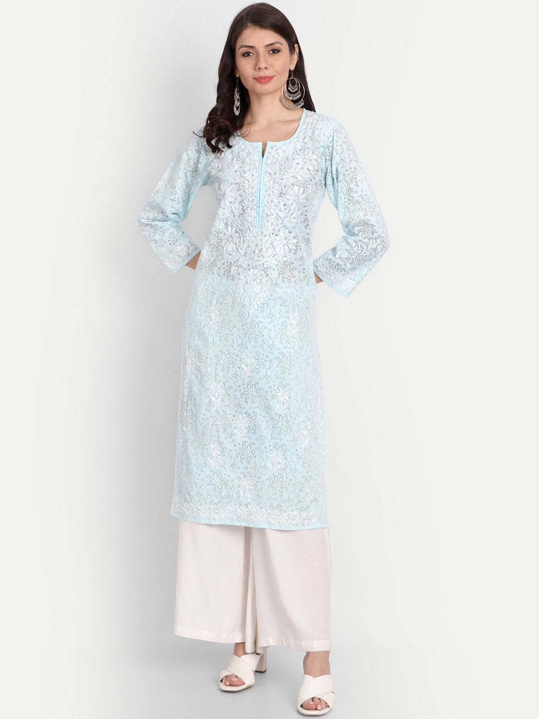 

Indiankala4u Women Blue & White Chikankari Embroidered Kurta