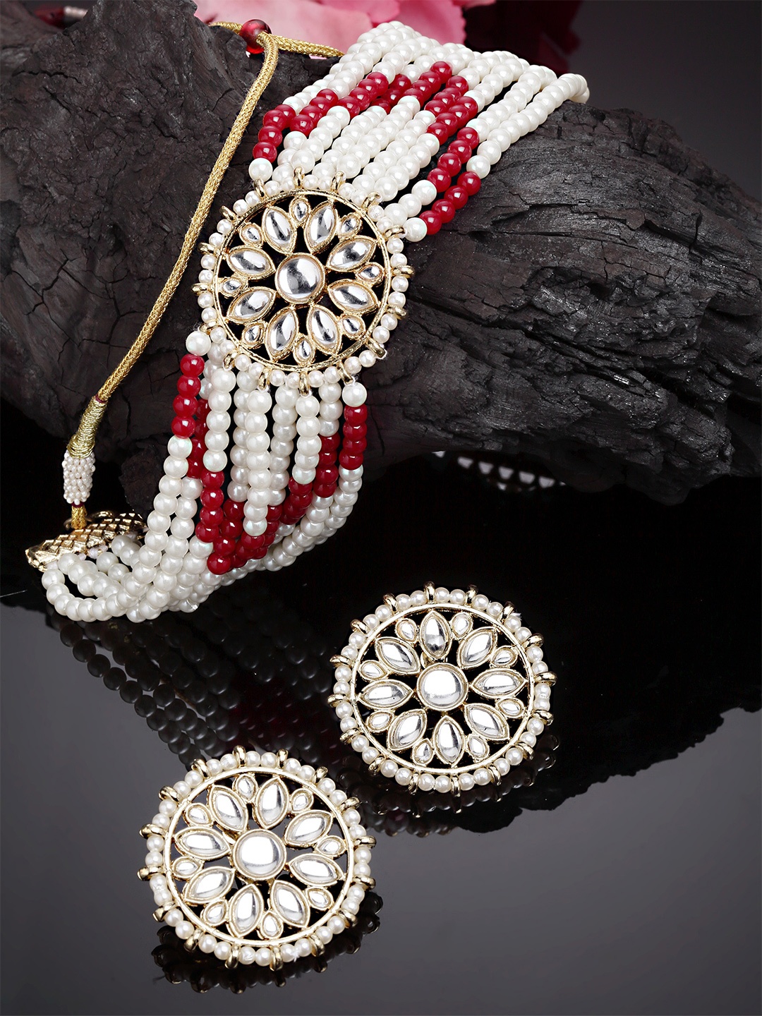 

KARATCART Gold-Plated Red & White Kundan Studded & Beaded Handcrafted Jewellery Set