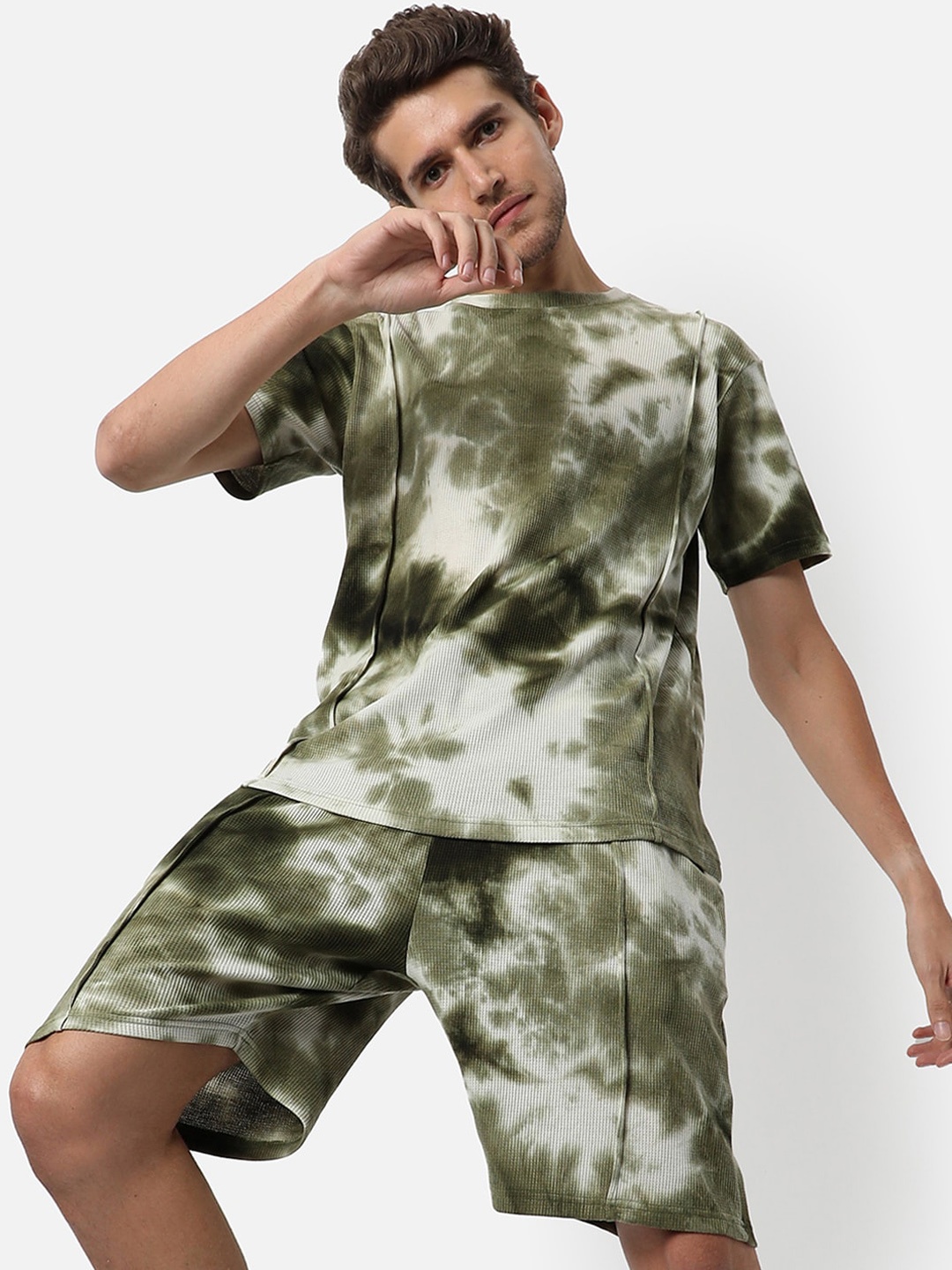

Campus Sutra Men Olive Tie & Dye Pure Cotton Co-ord Set