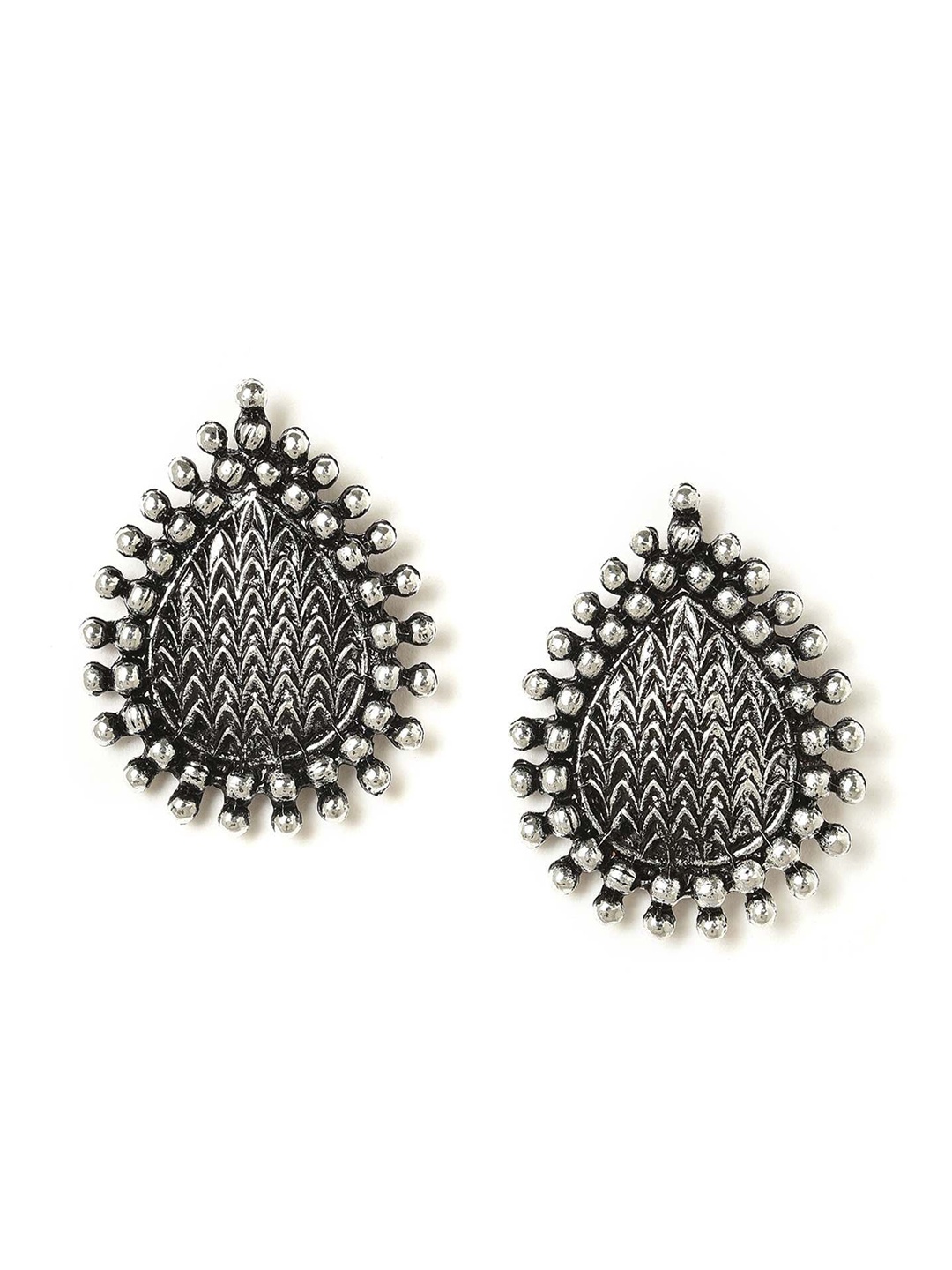 

W Silver-Toned Teardrop Shaped Studs Earrings