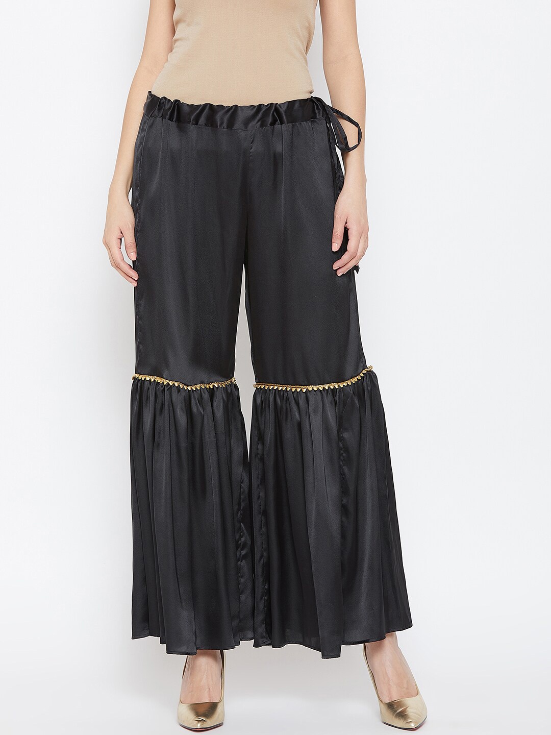 

Studio Rasa Women Black & Gold-Toned Flared Palazzos