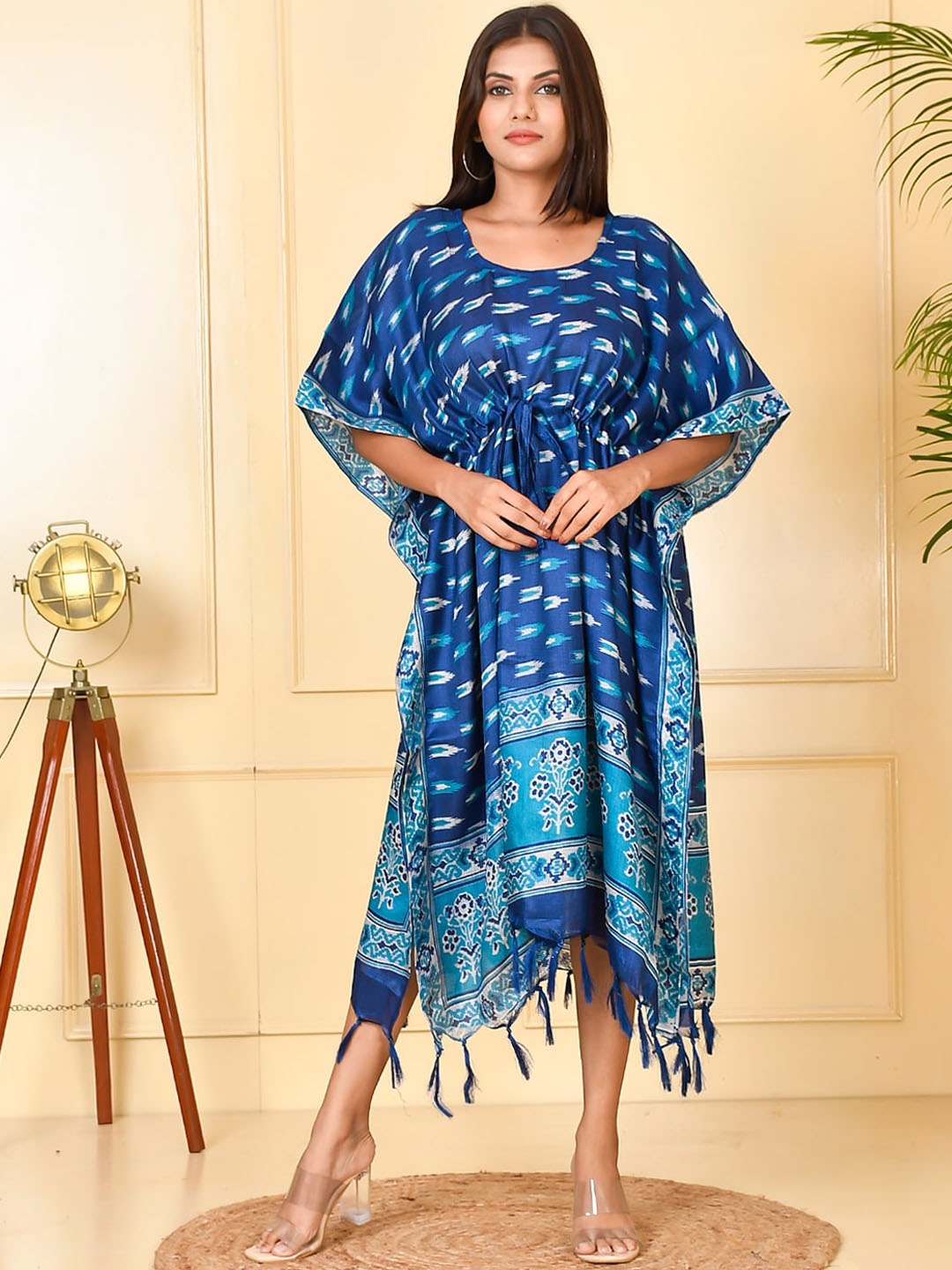 

Kesarya Women Blue Floral Printed Indigo Kaftan Kurta