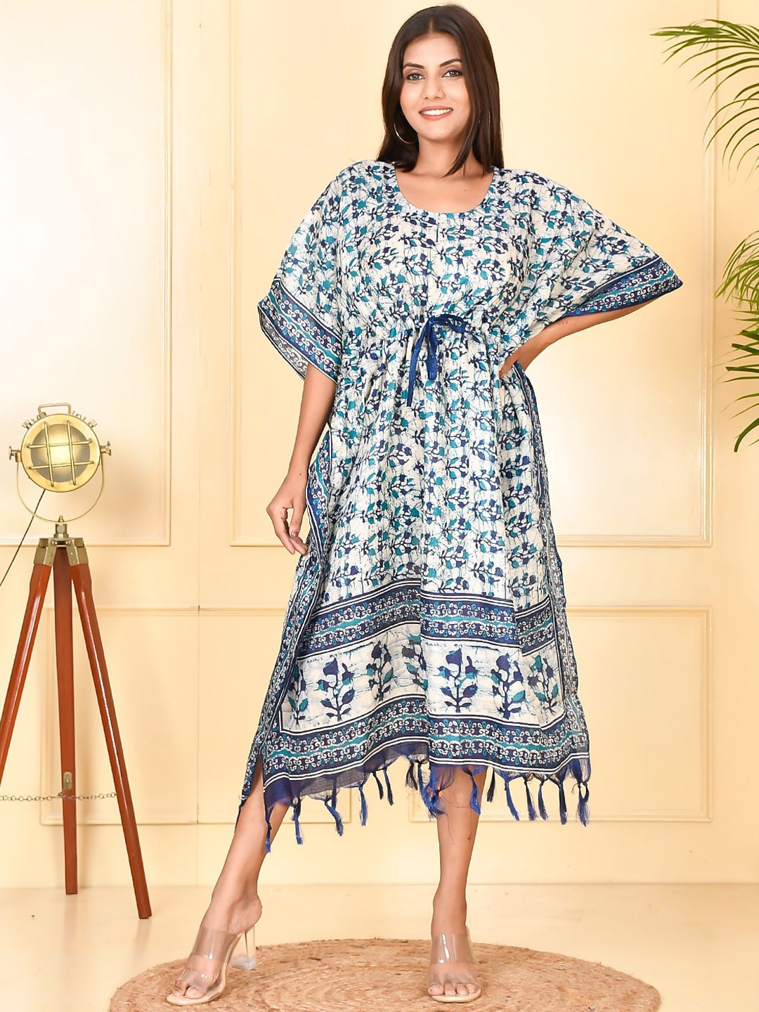 

Kesarya Women White Floral Printed Gotta Patti Floral Kaftan Kurta