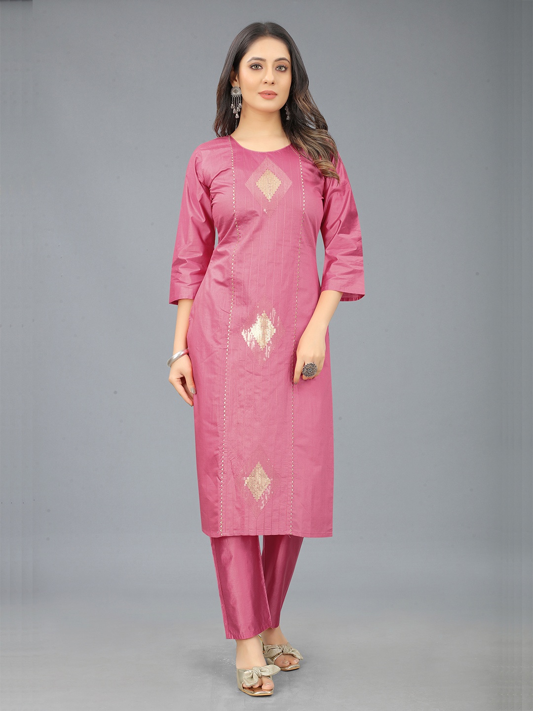 

GUNVANTI FAB Women Sequinned Liva Kurta with Trousers, Pink