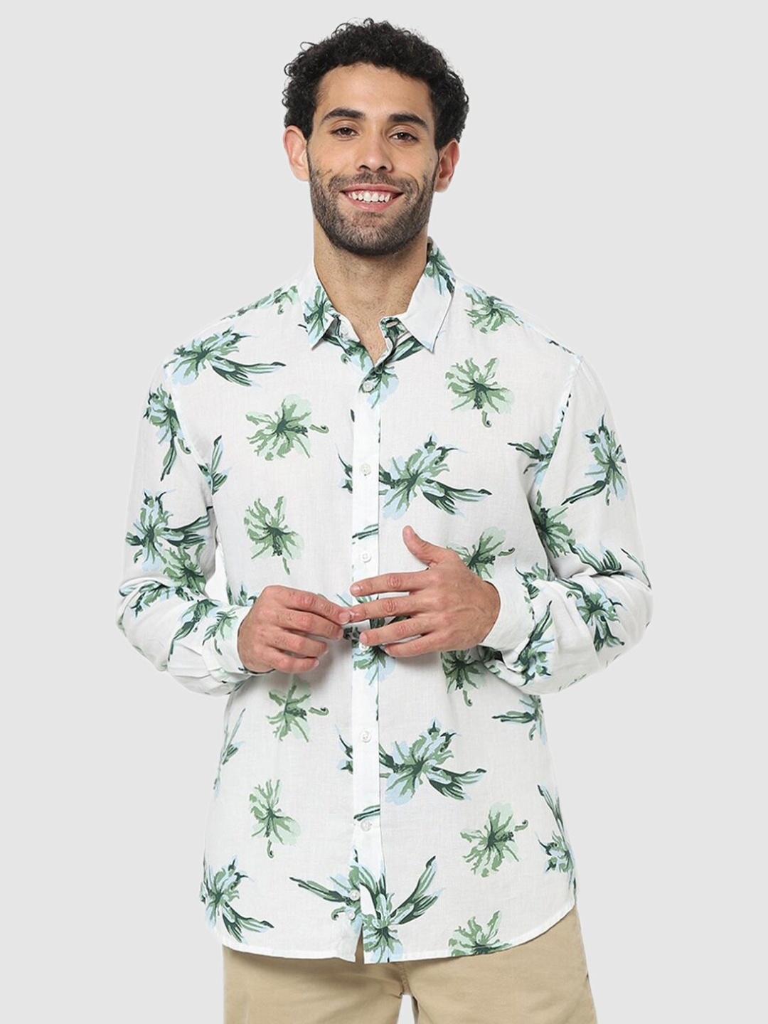 

Celio Men White Classic Slim Fit Floral Printed Casual Shirt