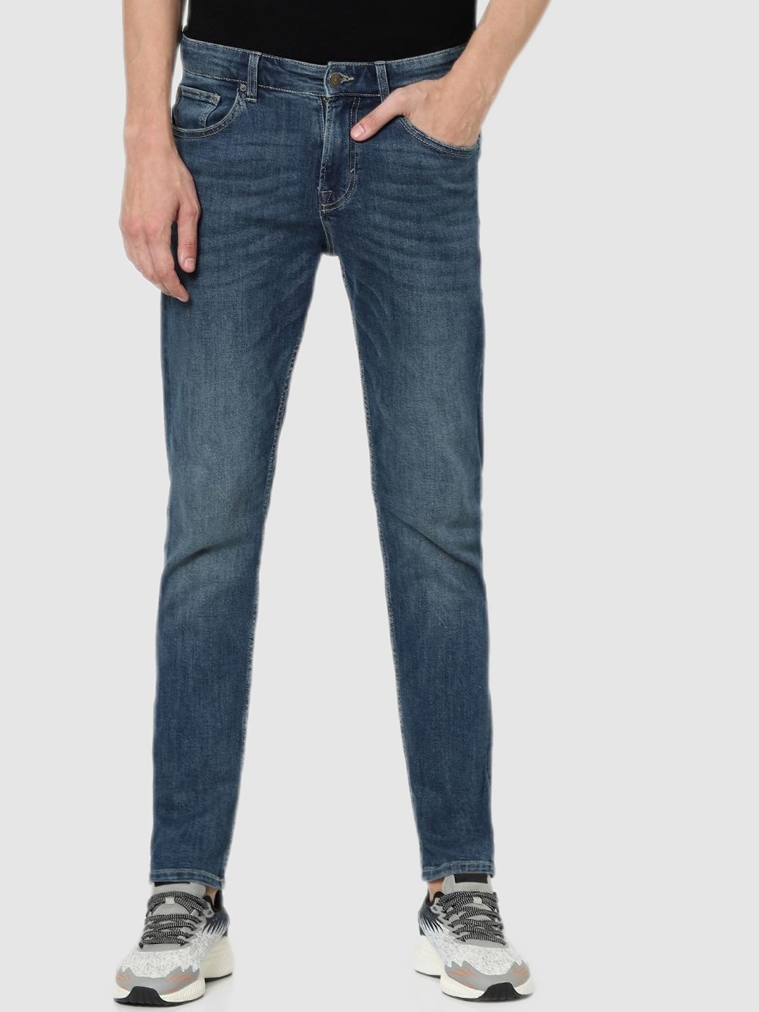 

Celio Men Navy Blue Jean Slim Fit Heavy Fade Stretchable Jeans