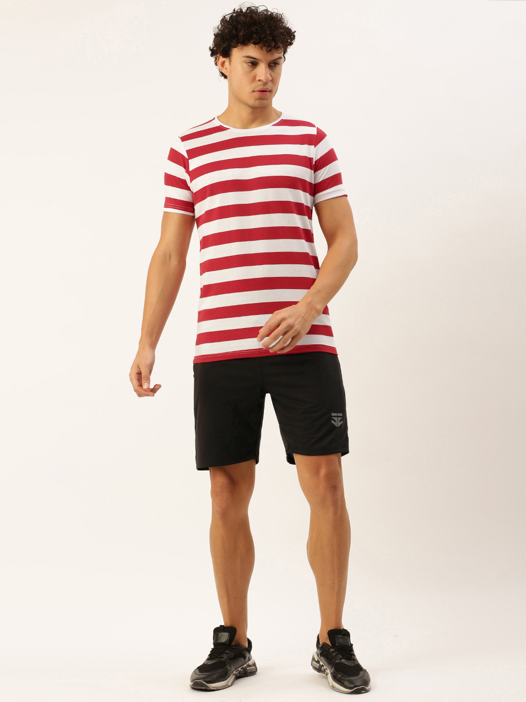 

Sports52 wear Men Striped T-shirt And Mid-Rise Shorts Training Tracksuit, Red