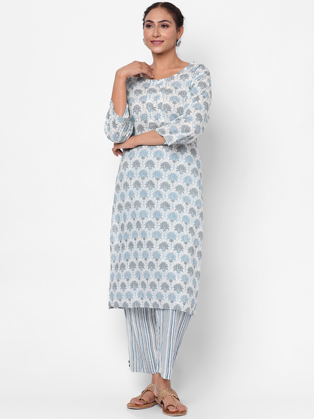 

Kastiel Women Ethnic Motifs Printed Cotton Kurta with Trousers, Grey