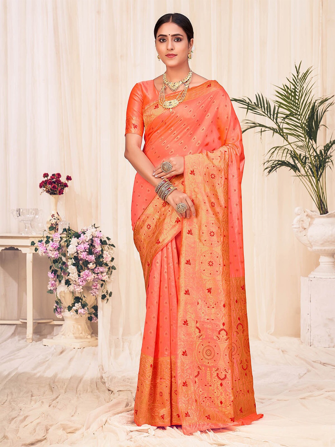 

ODETTE Peach-Coloured & Gold-Toned Ethnic Motifs Zari Silk Blend Saree