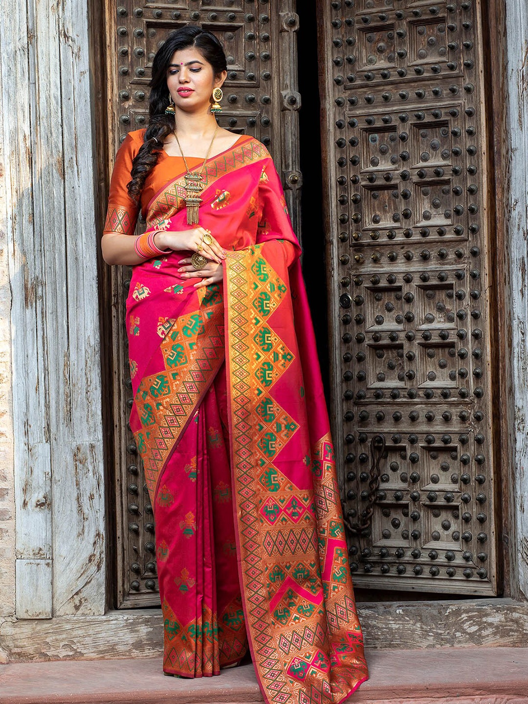 

ODETTE Pink & Green Ethnic Motifs Zari Silk Blend Saree