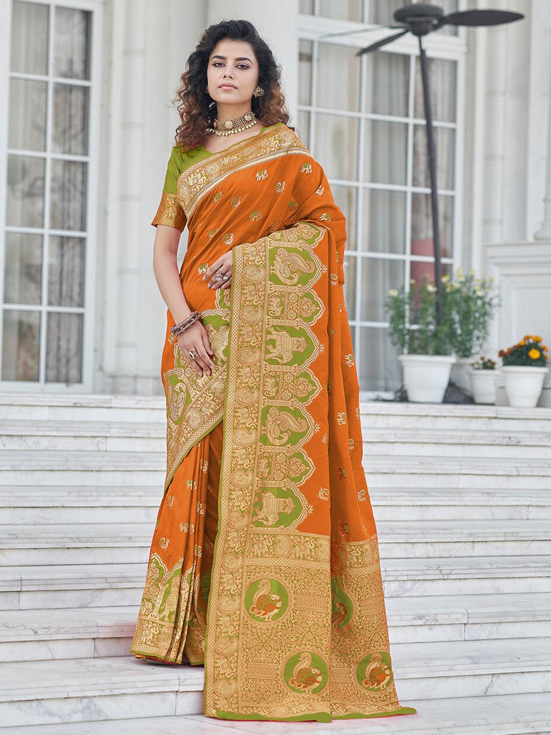 

ODETTE Orange & Gold-Toned Ethnic Motifs Zari Silk Blend Banarasi Saree