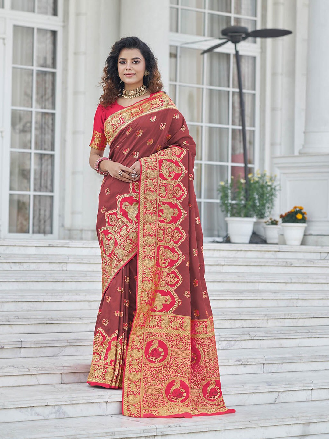 

ODETTE Brown & Red Ethnic Motifs Zari Silk Blend Banarasi Saree