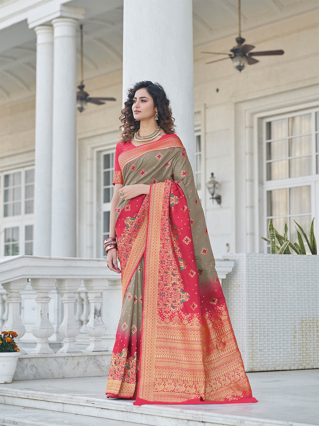 

ODETTE Grey & Pink Woven Design Zari Silk Blend Saree